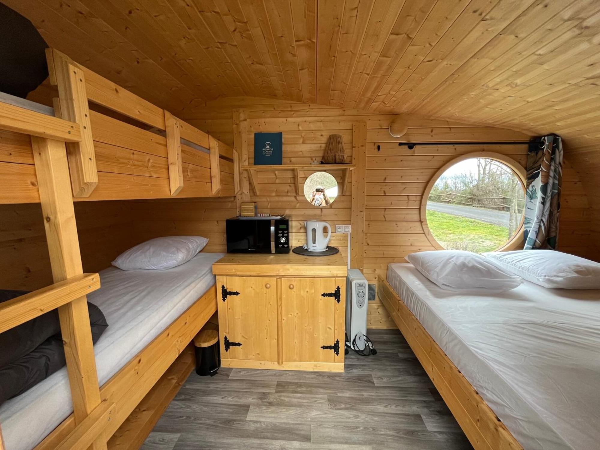 Camping De La Bageasse Бриуд Экстерьер фото