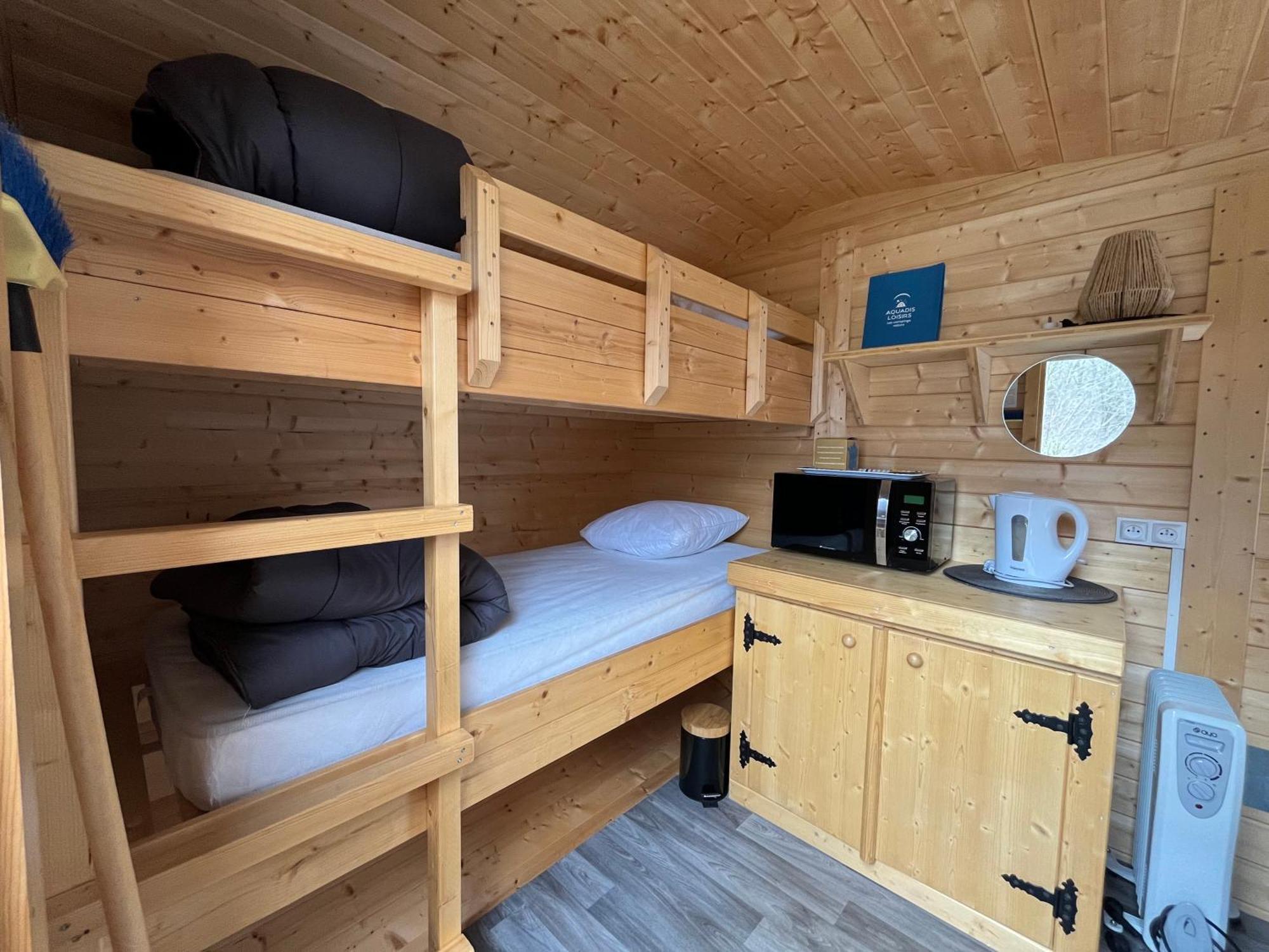 Camping De La Bageasse Бриуд Экстерьер фото
